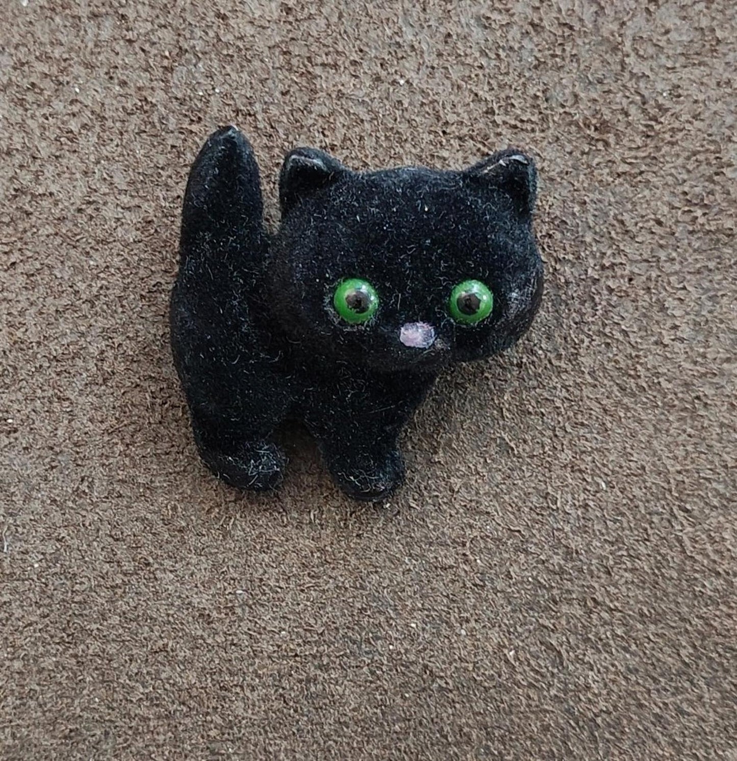 1982 Hallmark Halloween Flocked Fuzzy Black Cat Brooch