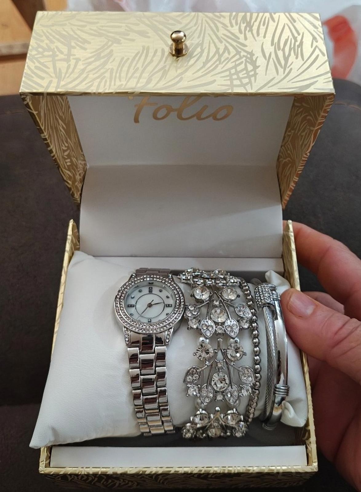 Beautiful Folio Women's Silver Tone Stackable Accessory Watch Set New In Box