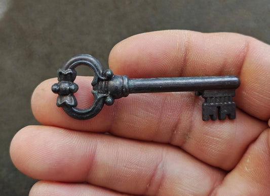 Vintage Pewter Skeleton Key Brooch