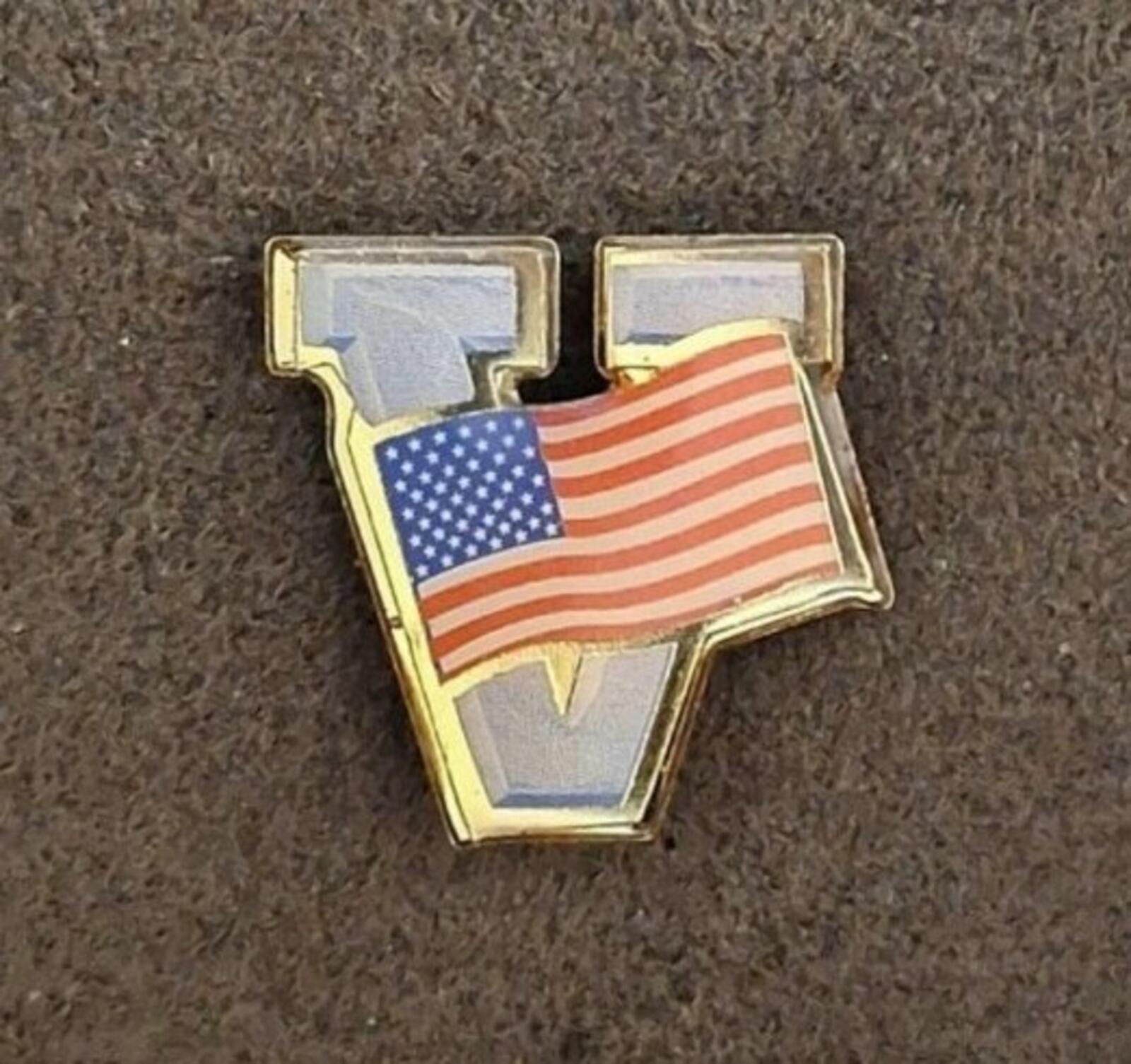 1980s Victory American Flag Gold Tone Enamel Pin