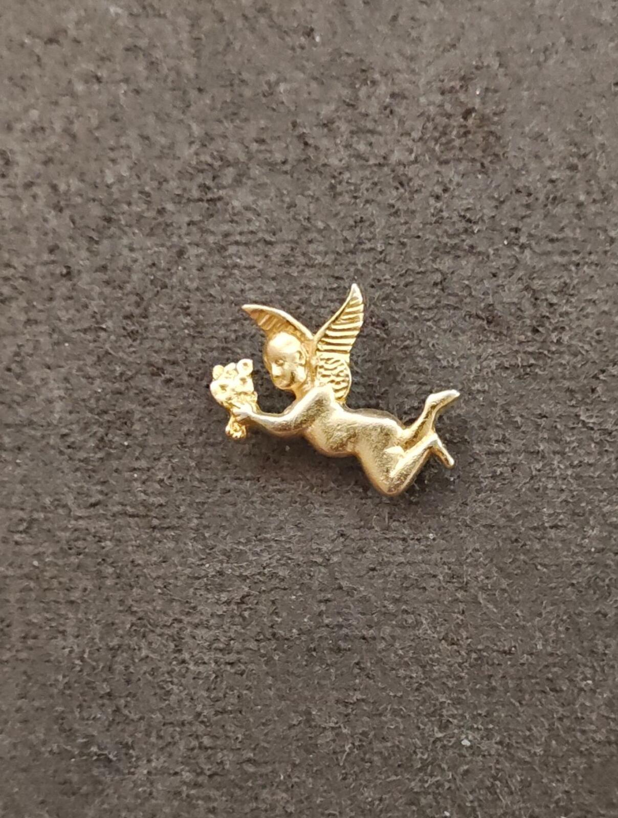 1990s Gold Tone Flying Angel Holding Flowers Brooch