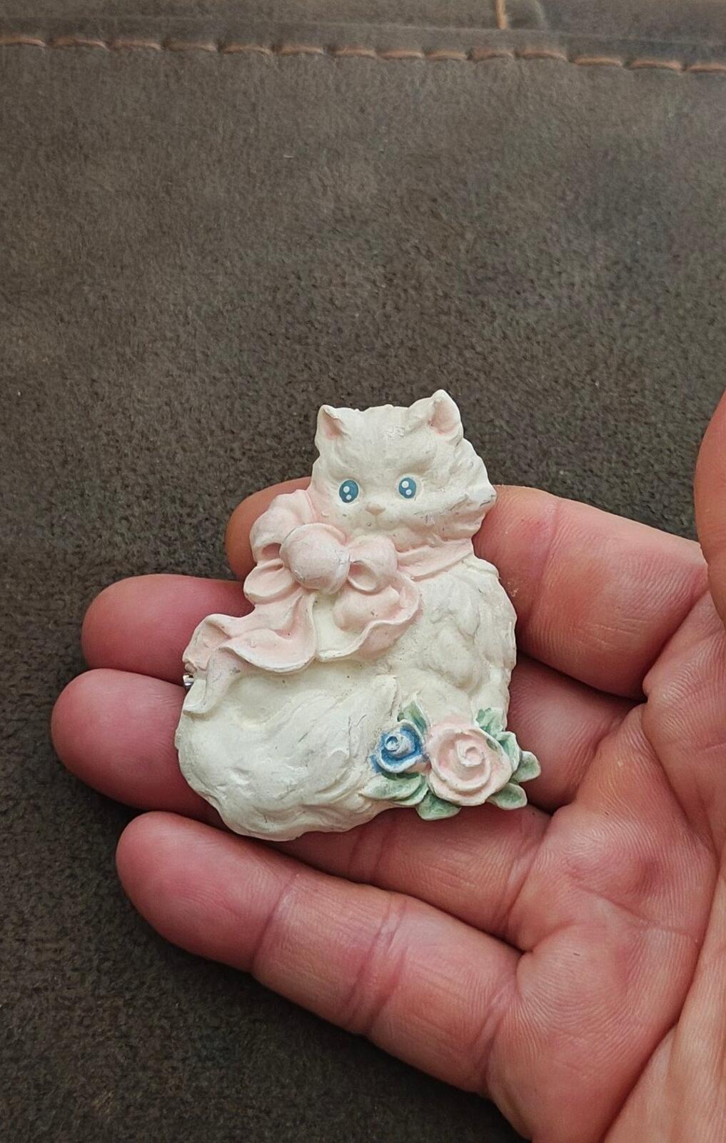 1990s Resin White Persian Cat Brooch