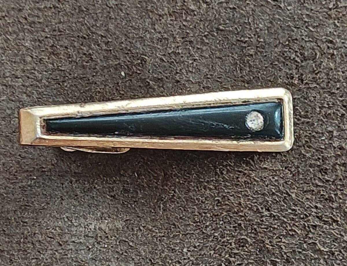 1950s/60 Gold Tone Tapered Black Inlay Tie Clip With Clear Faux Diamond Accent
