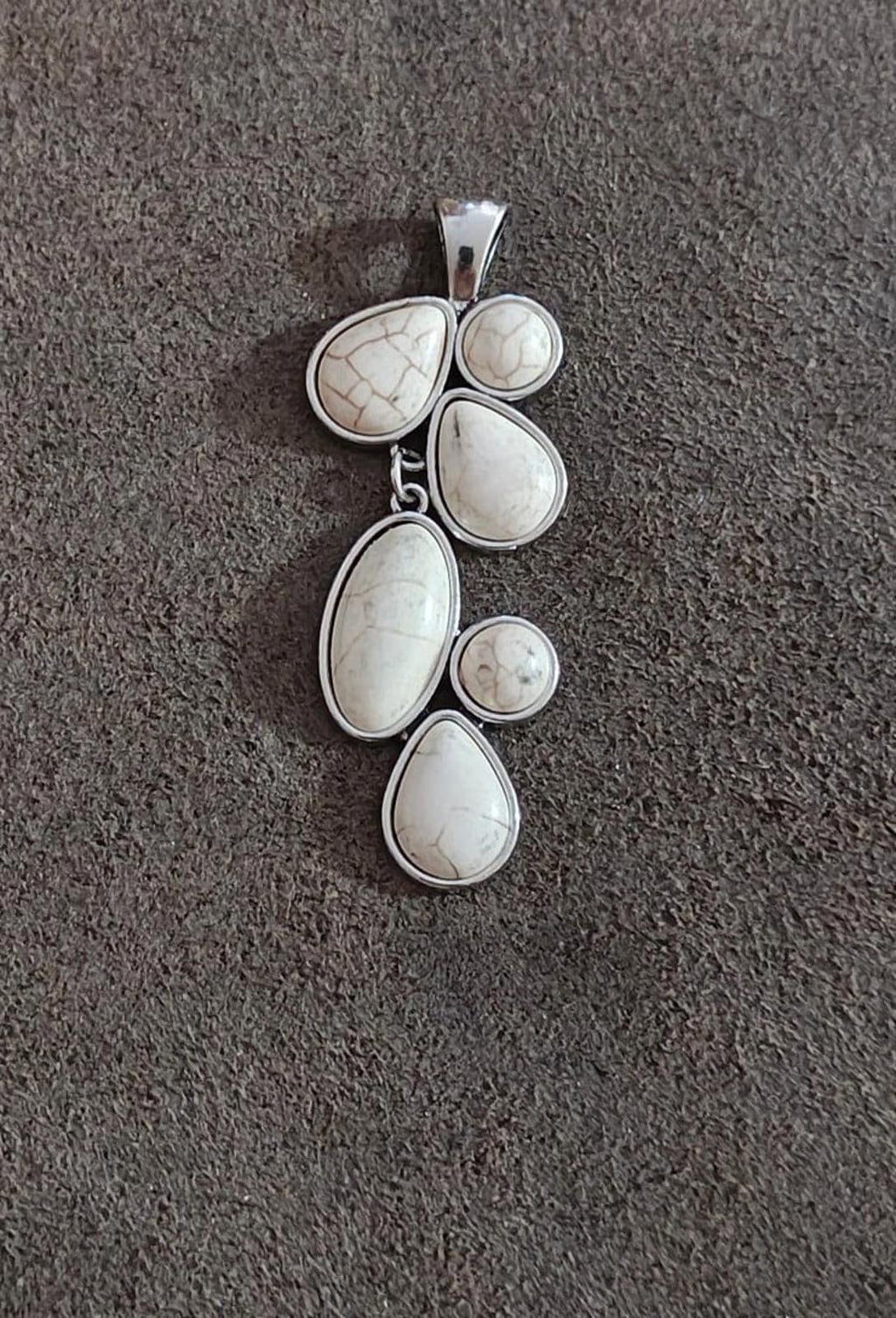 1990s Vintage Natural Howlite Gemstones Silver Tone Dangle Pendant