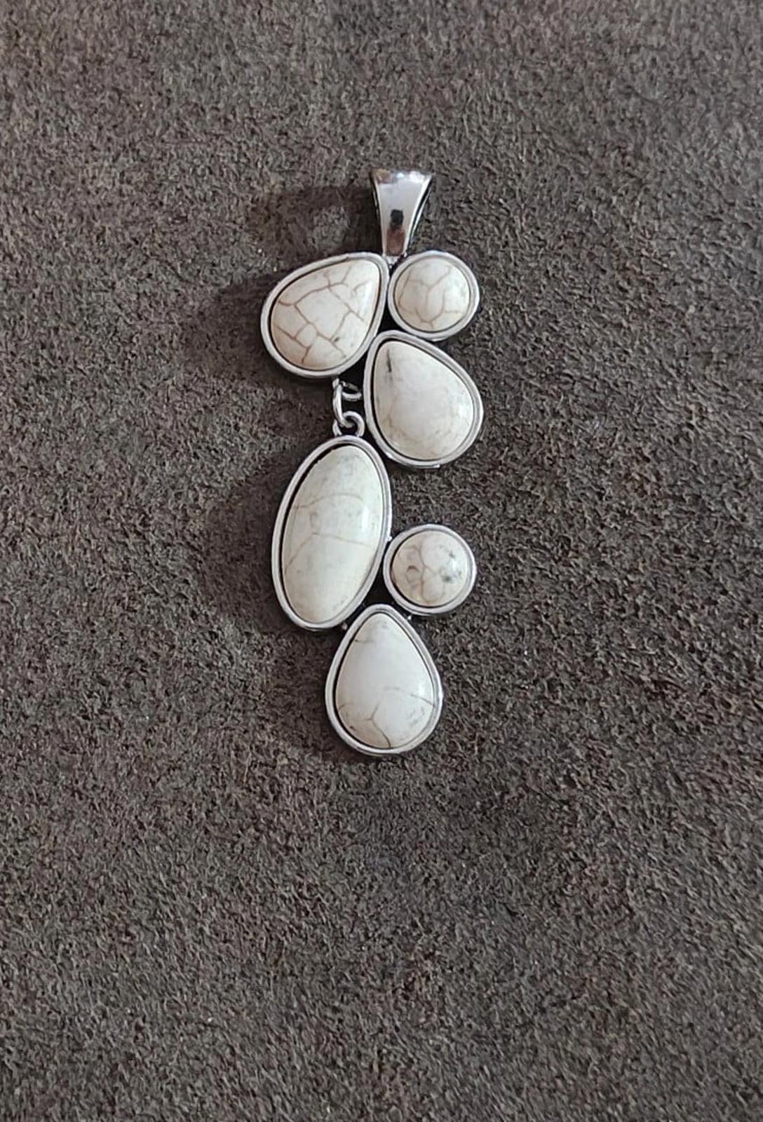 1990s Vintage Natural Howlite Gemstones Silver Tone Dangle Pendant