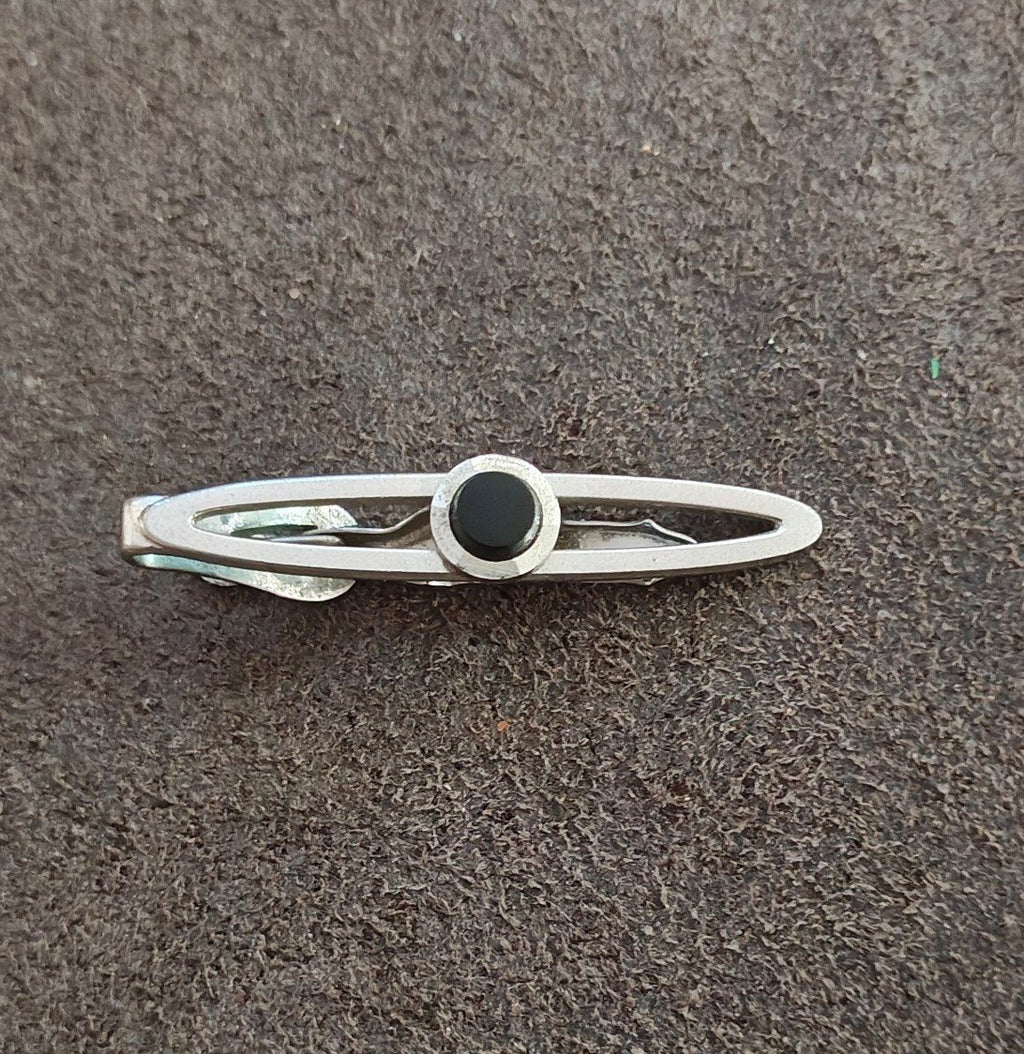 1950s/60s Swank Open Frame With a Circular Black Onyx Stone Center Tie Clip