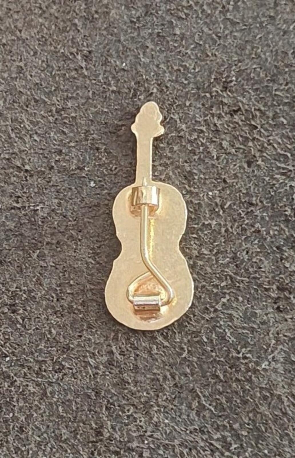 1980s Gold Tone Violin With Brown Enamel Finish Inlay On The Body Brooch