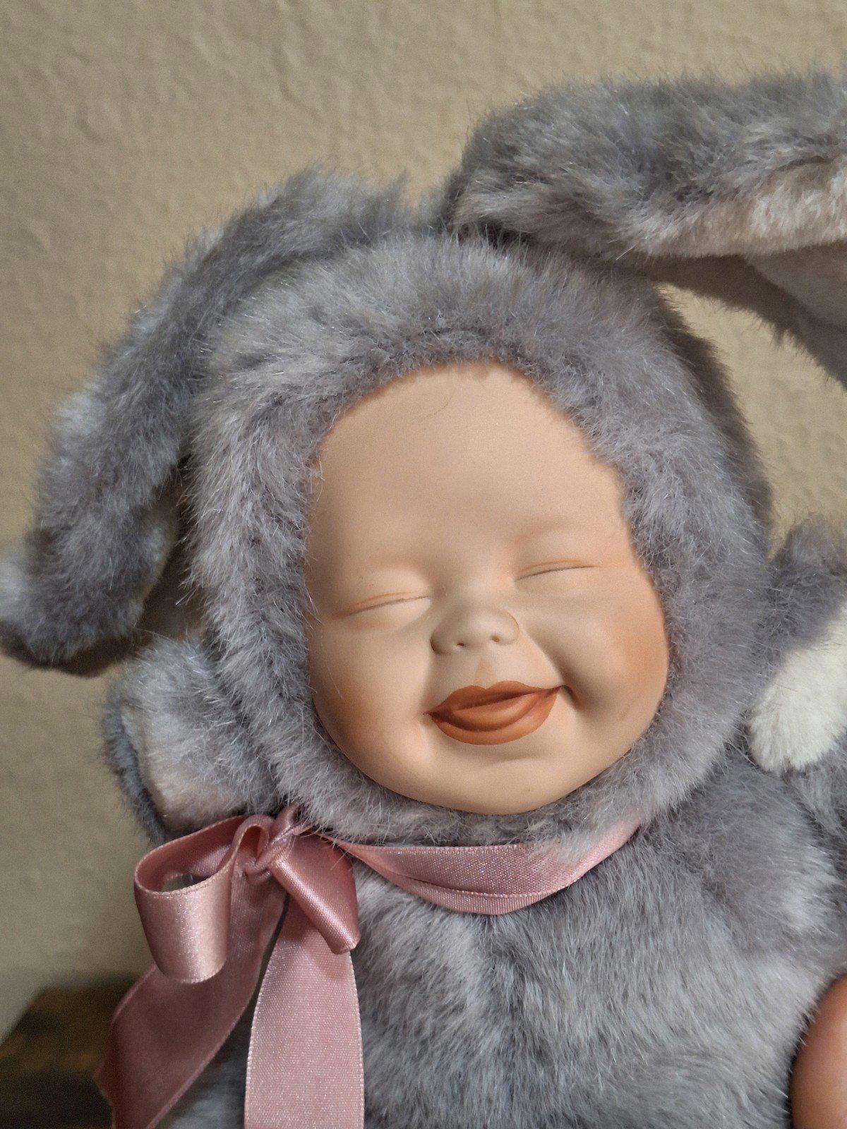 Cute Vintage 2001 Cuddle Kids Geppeddo Baily Bunny Rabbit Porcelain Face Plush.