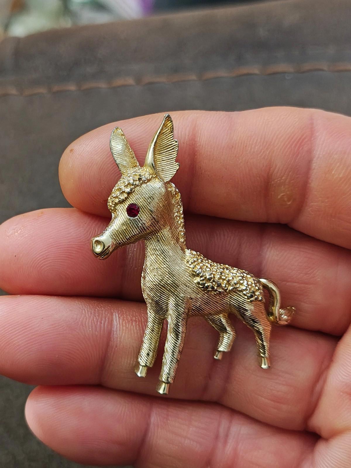 1950s/60s Vintage Gold Tone Donkey With Red Eye Rhinestone Brooch Pin