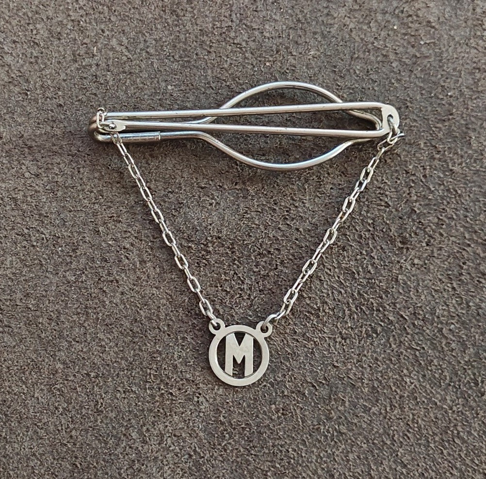 1940s/50s Silver Tone Monogram Initial M Chain Bar Clip