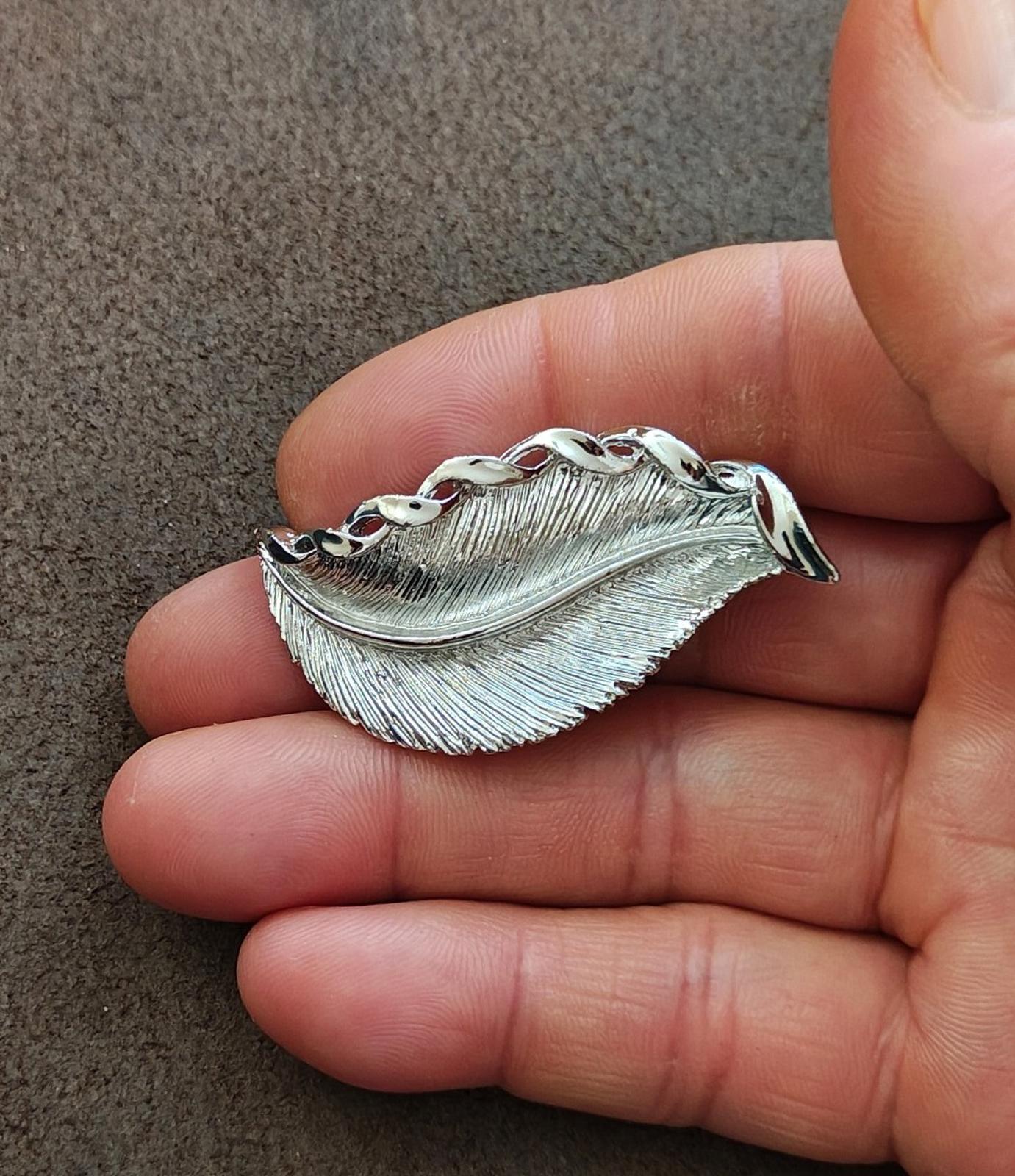 1960s Signed Gerry's Silver Tone Feather/Leaf Brooch