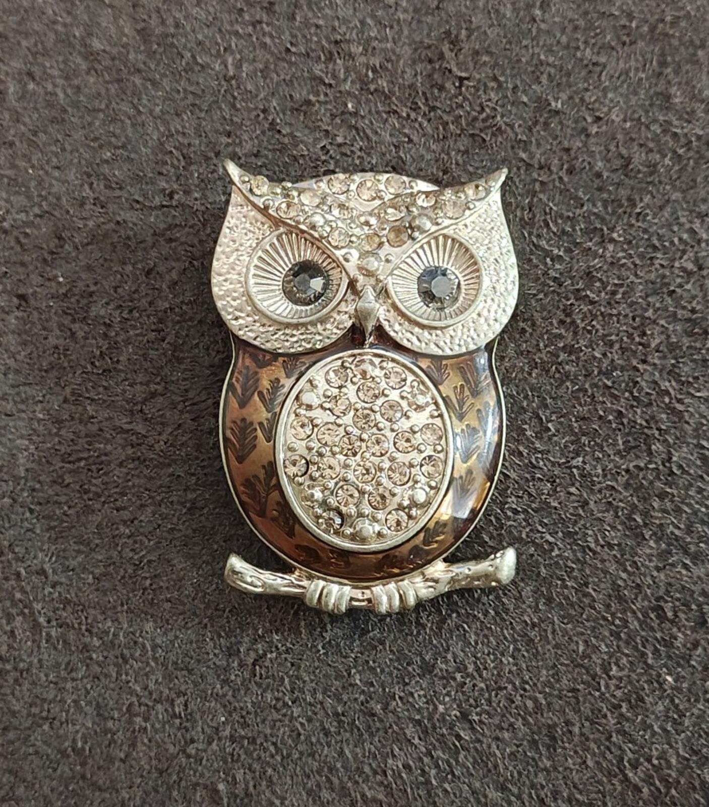 1980s Gold Tone With Brown & Clear Rhinestones Owl Brooch