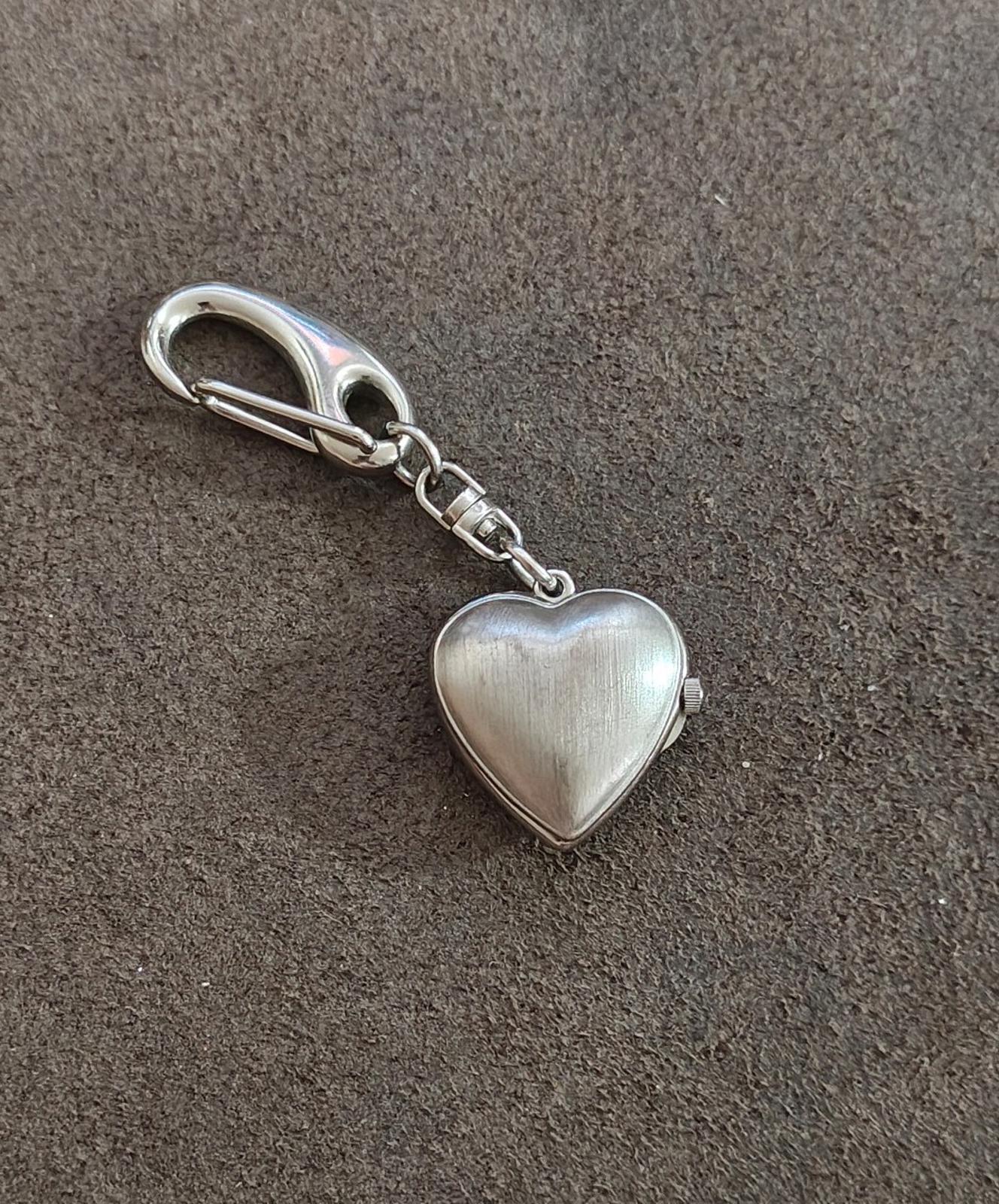 1990s Disney Minnie Mouse Silver Tone Heart Shaped Locket Watch Keychain