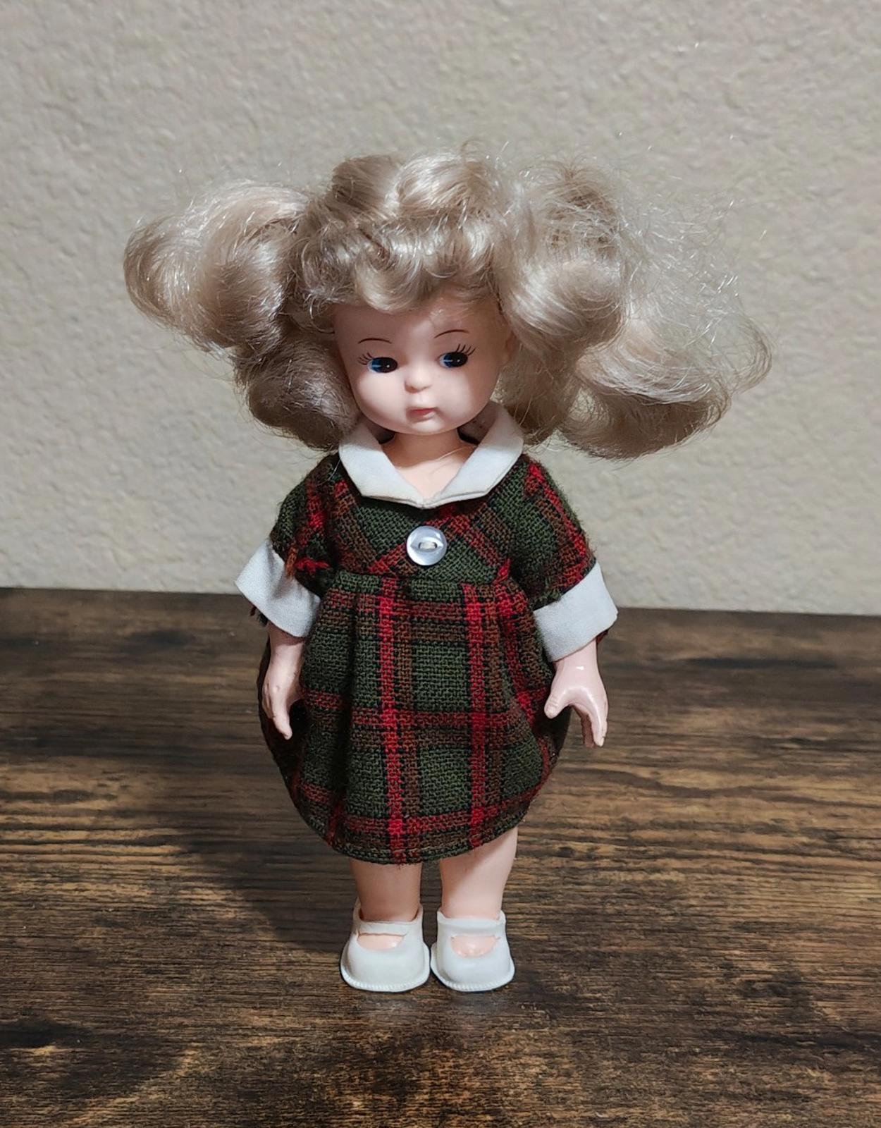 1981 Vintage Playmates Billie Tiara Doll Made In Hong Kong