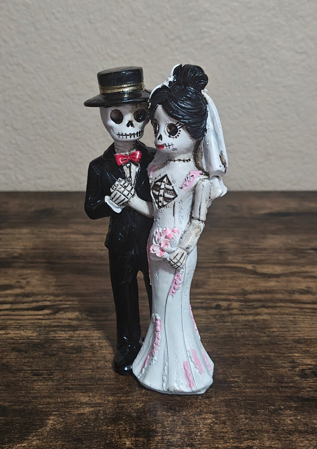 Day of the Dead (Día de los Muertos) Skeleton Wedding Couple Figurine