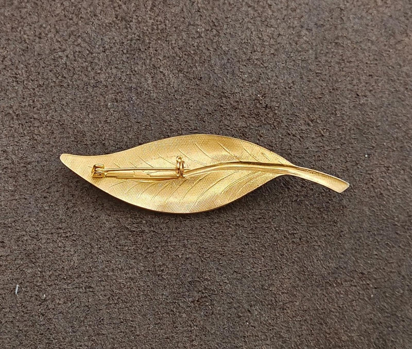 1960s Gold Tone Textured Leaf Brooch Pin