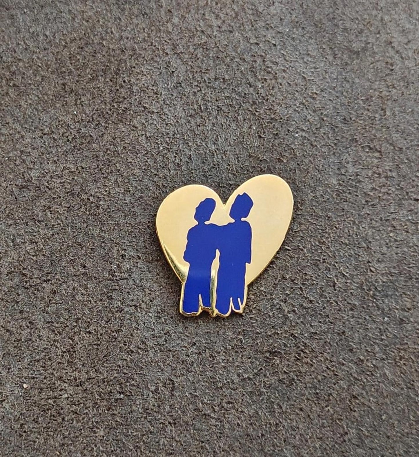 1980's Two Friends  Gold Tone Purple Enamel Heart Shaped Pin
