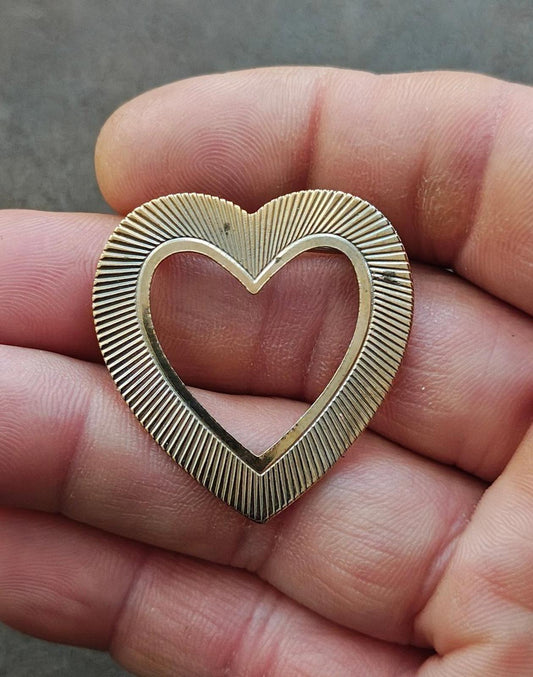 1980s Vintage Textured Heart Shaped Gold Shaped Brooch Pin