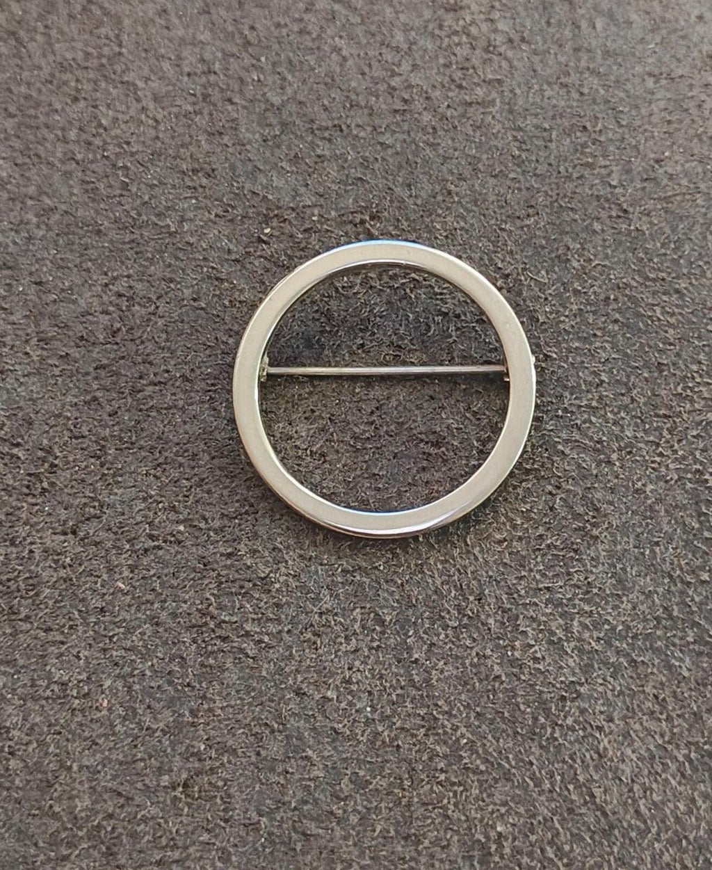 1950s/60s Classic Minimalist Open Circle Gold Tone Brooch Pin