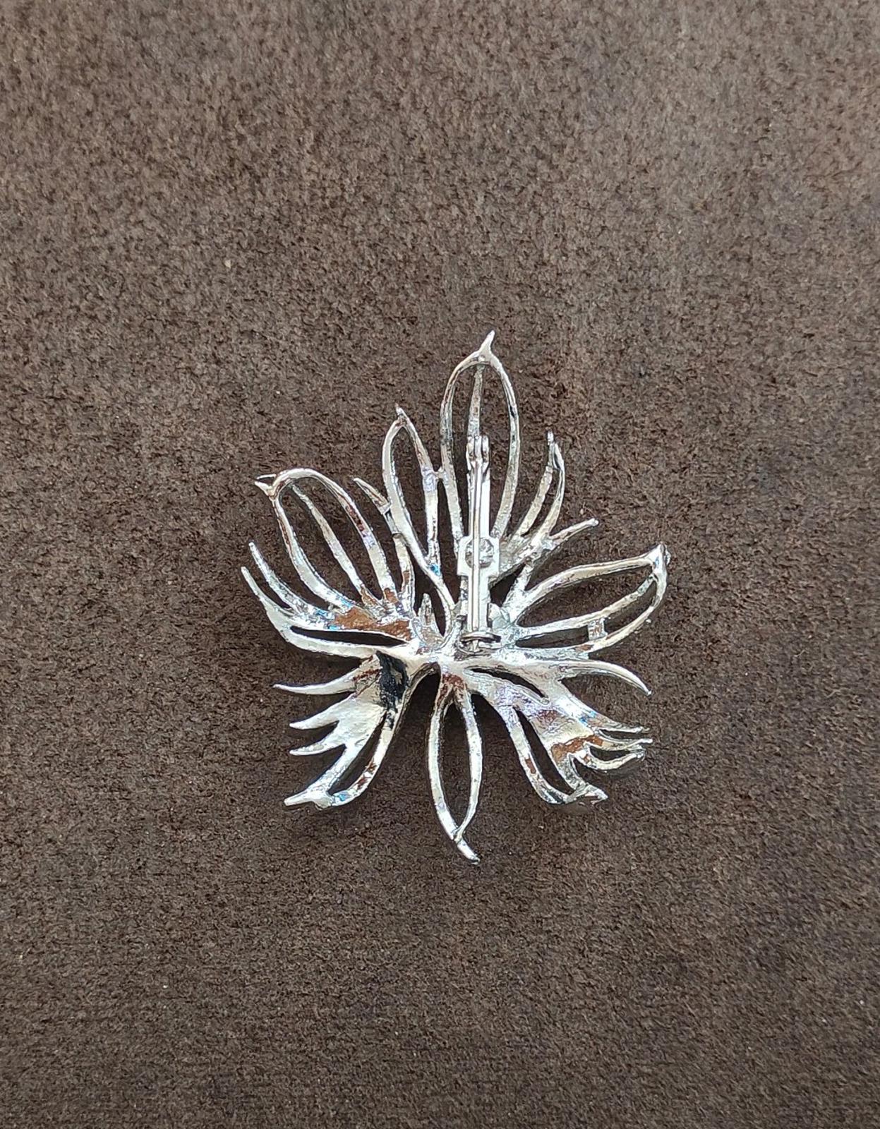 1980s Frosted Silver Tone Leaf Pin/Brooch