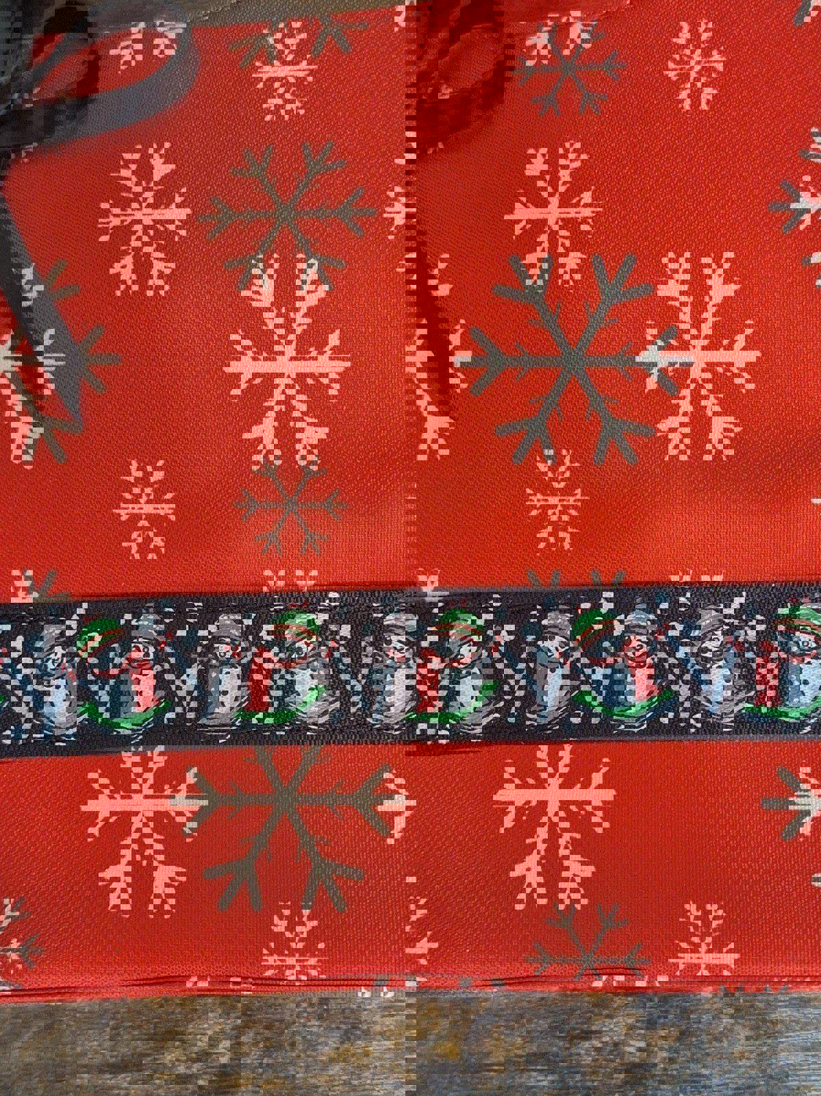 Classic Christmas Snowman With Snowflakes Red Green White Black Handbag