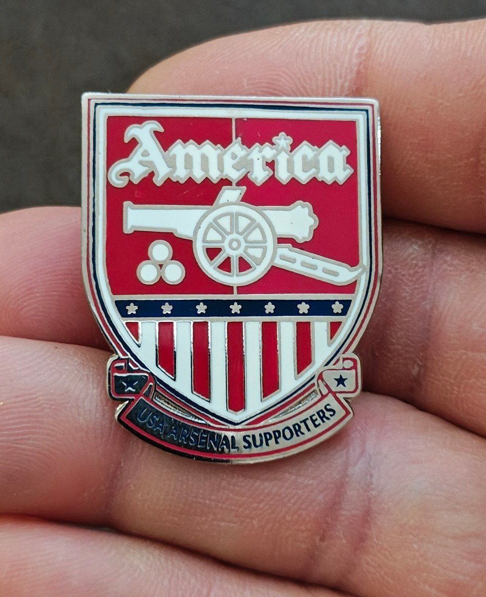 America USA Arsenal Supporters Silver Tone Enamel Pin.