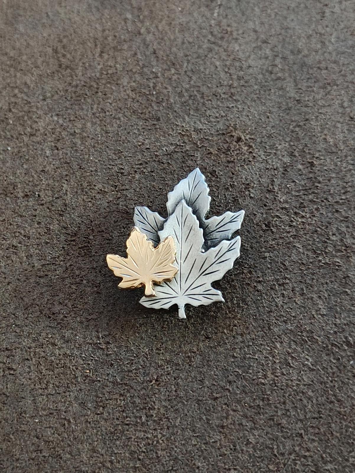 1950s/60s Signed Plume Canada Pewter and Gold Tone Maple Leaf Brooch Pin