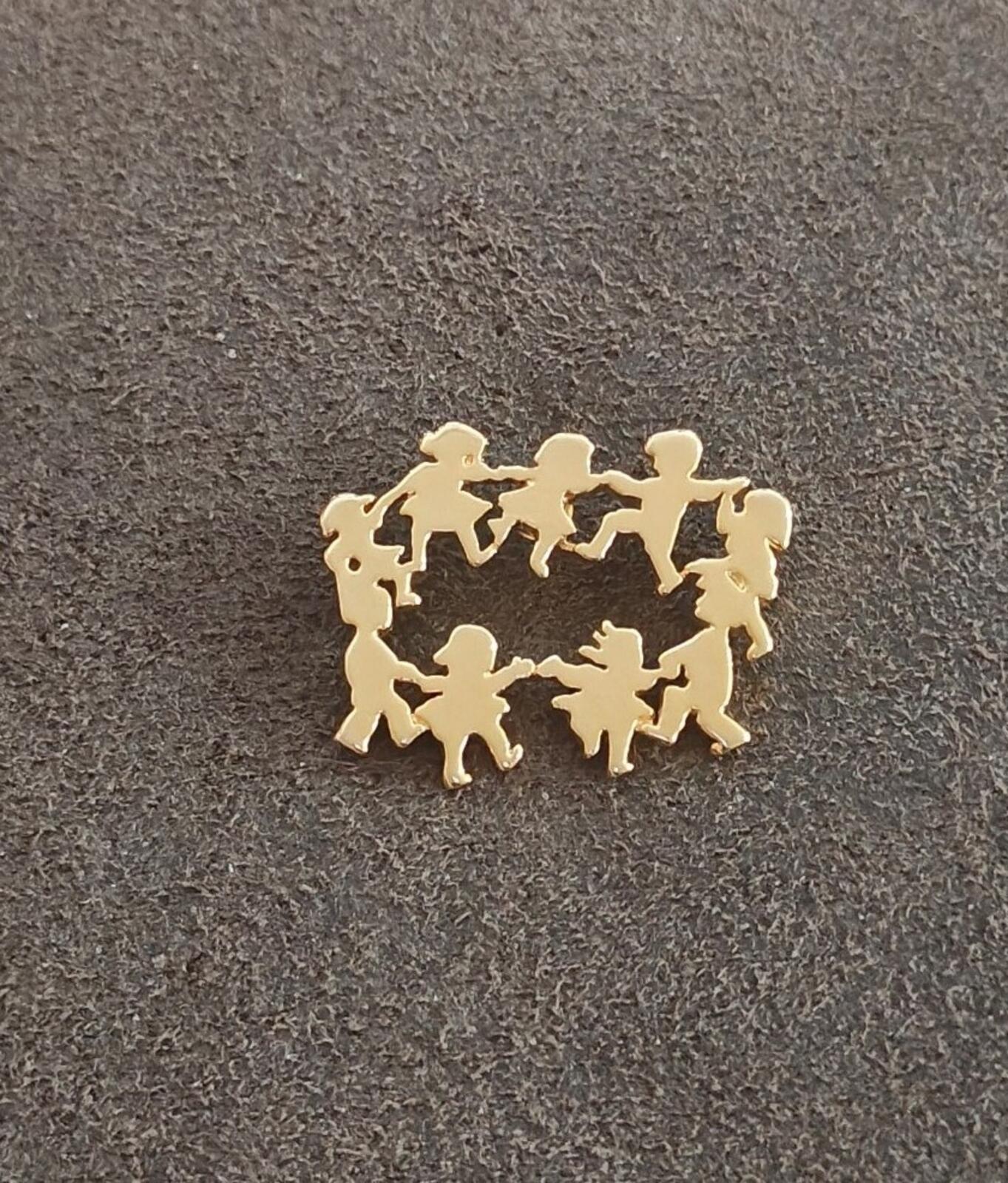 1990s Ring Around the Rosie Children Pin