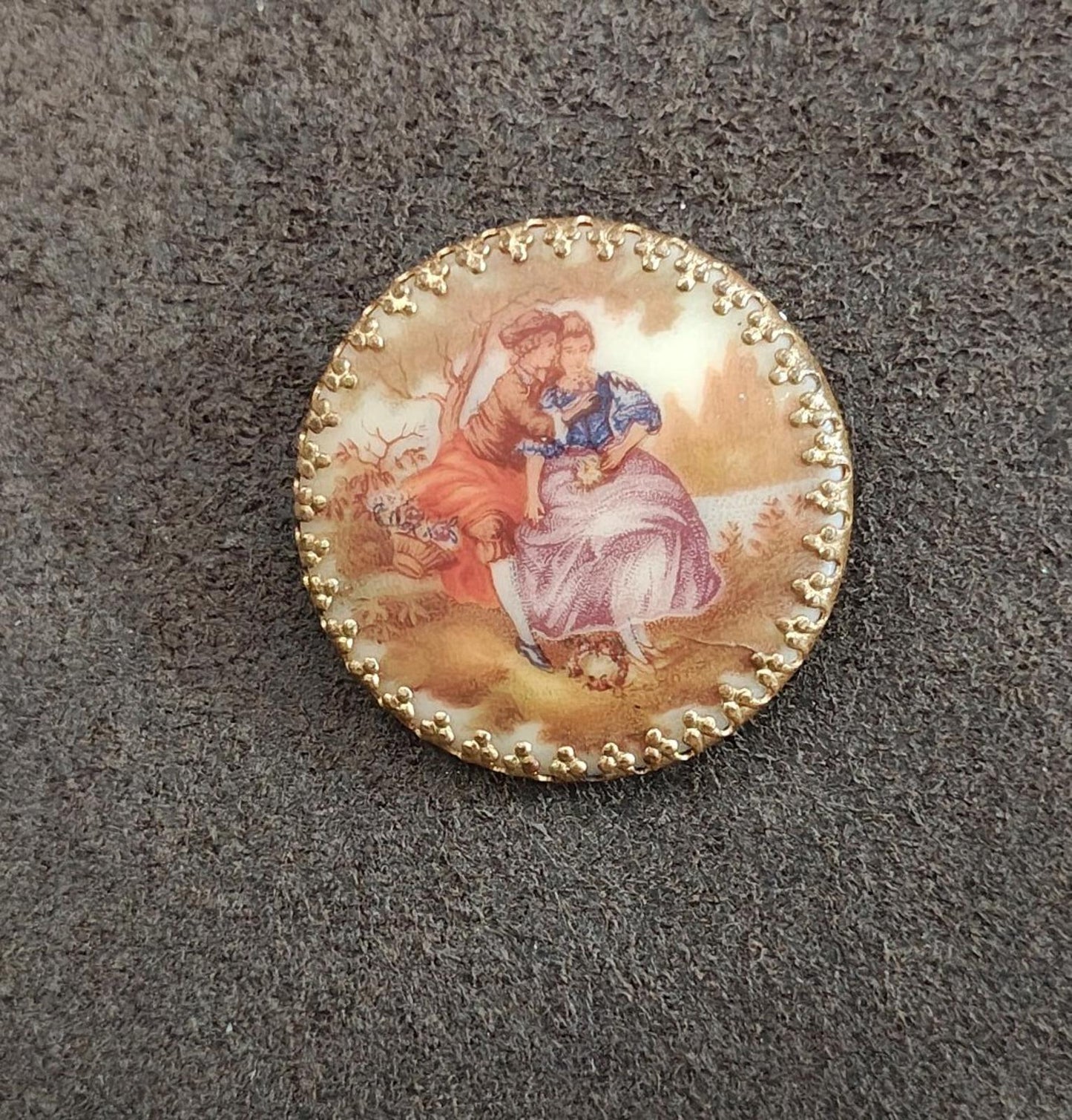 70s Fragonard Porcelain Cameo Brooch Showing a Romantic Courting Scene