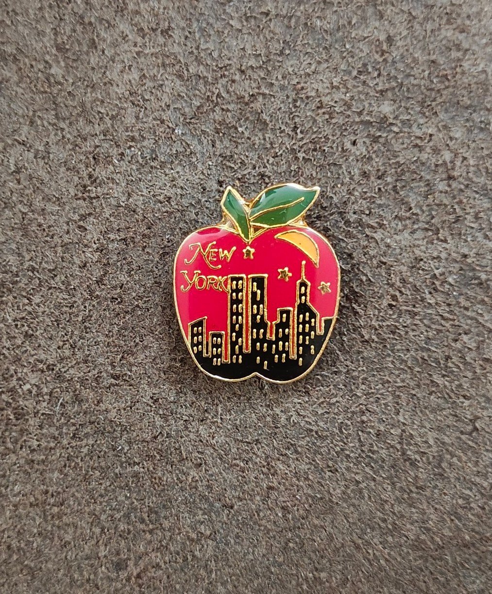 1980s CMI New York City, The Big Apple Pin