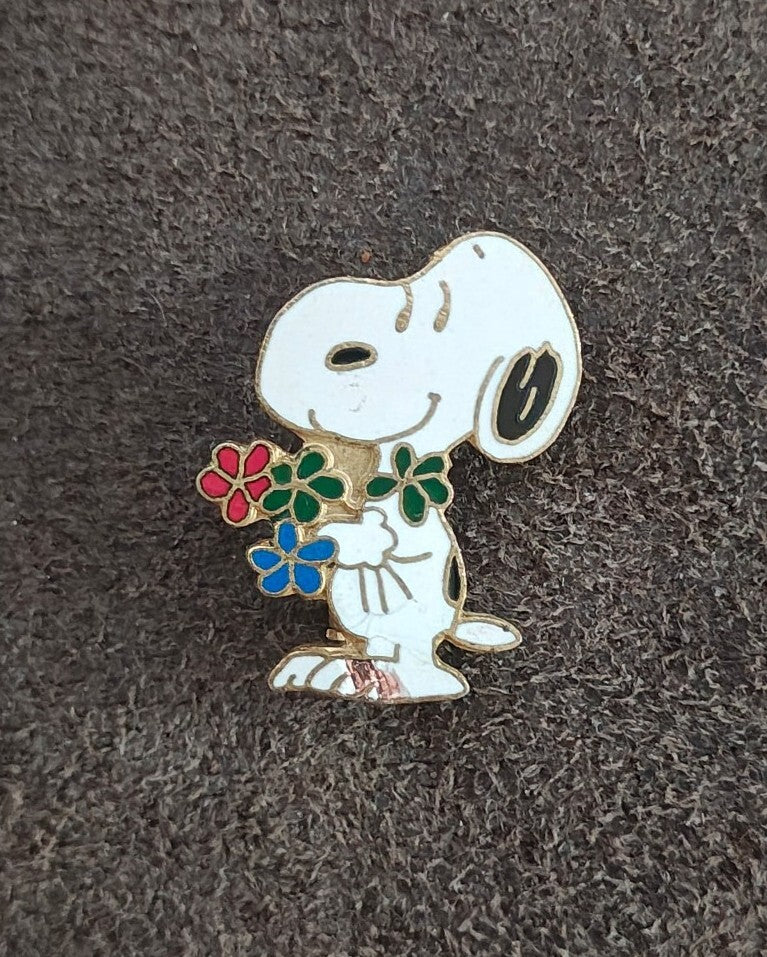 1970s Peanuts Snoopy Holding Bouquet of Flowers Cloisonné Gold Tone Enamel Pin