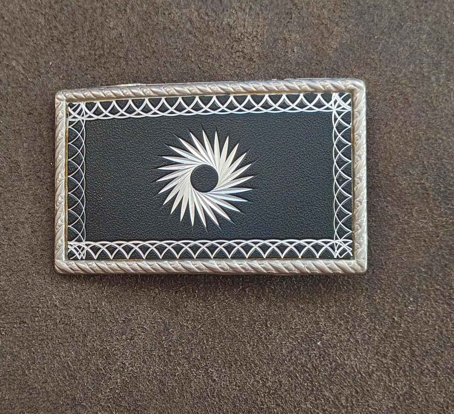 1970s/80s Western Style Belt Buckle With Etched Silver Tone Starburst Design
