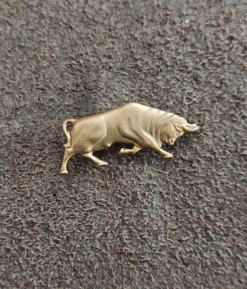 1950s/60s Gold Tone Charging Bull Figural Pin