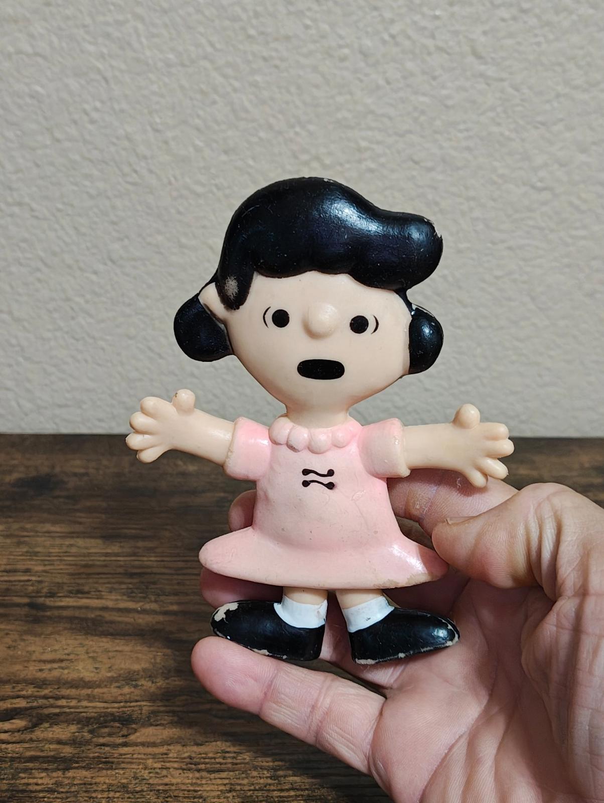1969 United Feature Syndicate Lucy Van Pelt From Peanuts Bendable Figure