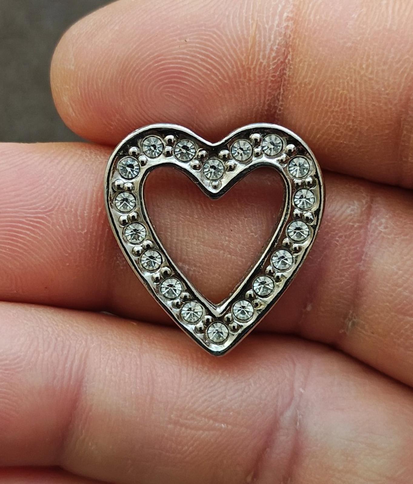 1990s Avon Crystal Rhinestones Silver Tone Open Heart Pin
