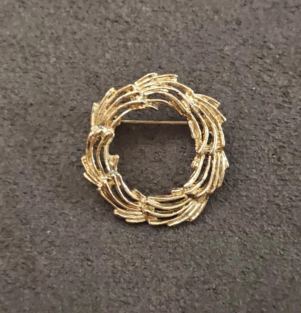 1960’s Elven Style Swirling Circle Gold Tone Brooch