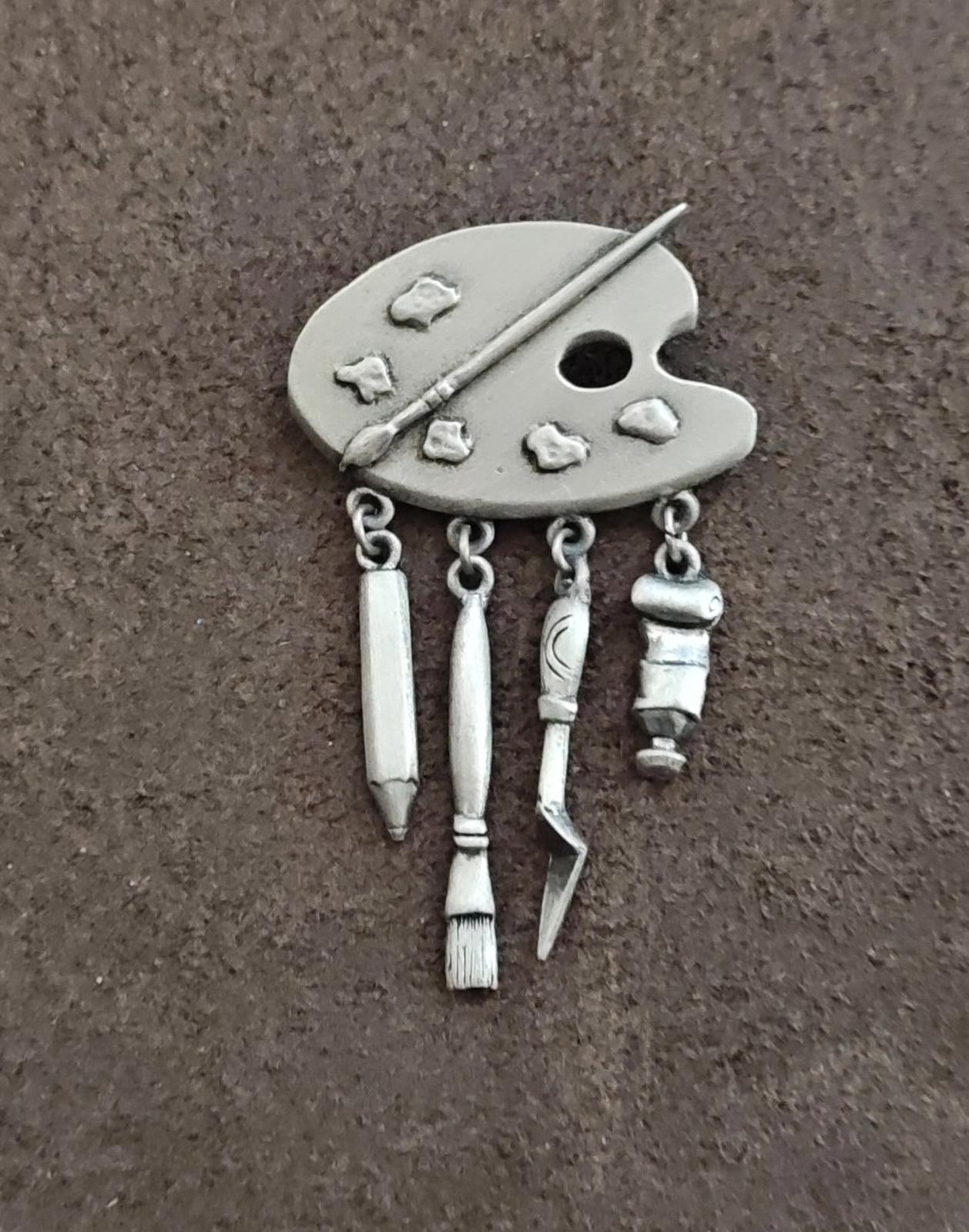1980s Signed J.J. (Jonette Jewelry) Artist Palette Pewter Dangle Brooch