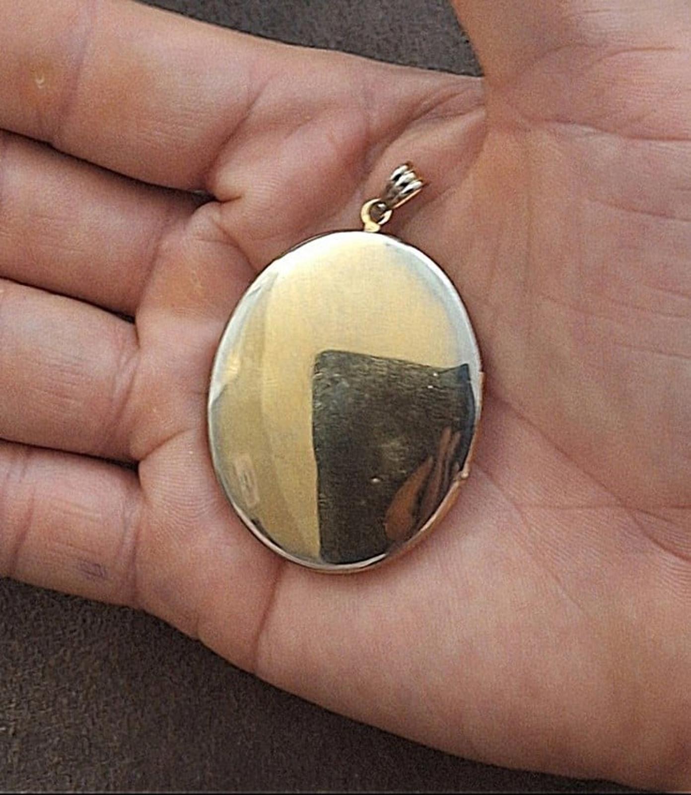 1980s Large Gold Tone Filigree Oval Locket Pendant
