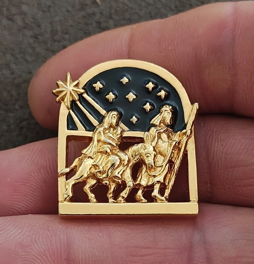 1994 Avon "Holy Family" Nativity Christmas Gold Tone & Dark Blue Enamel Pin
