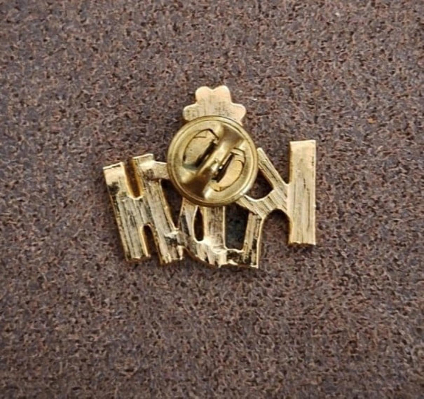 Cool Vintage Gold Tone "Irish" Shamrock/Clover Enamel Pin.