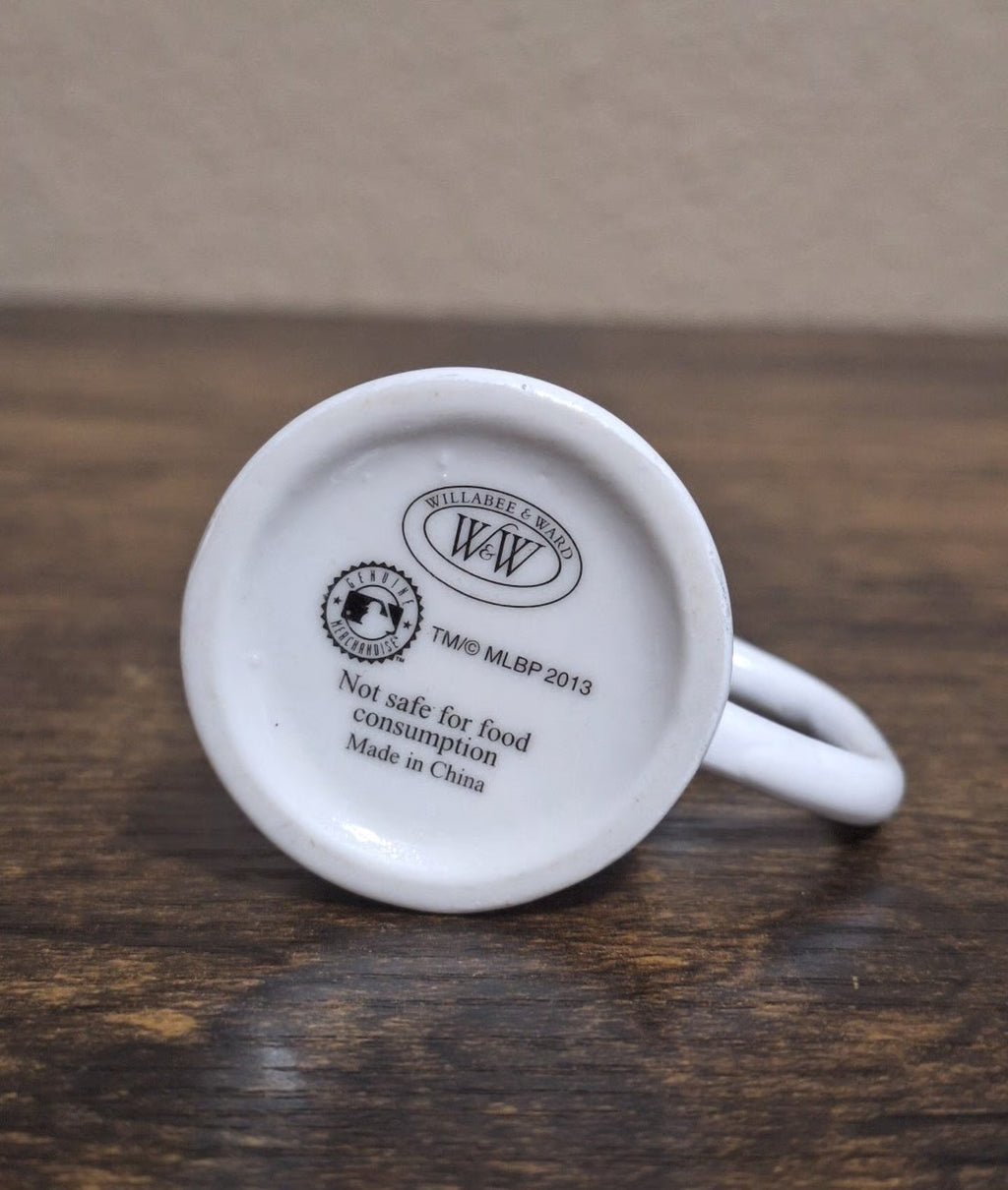 New York Yankees 1977 World Series Champions Decorative Miniature Mug.