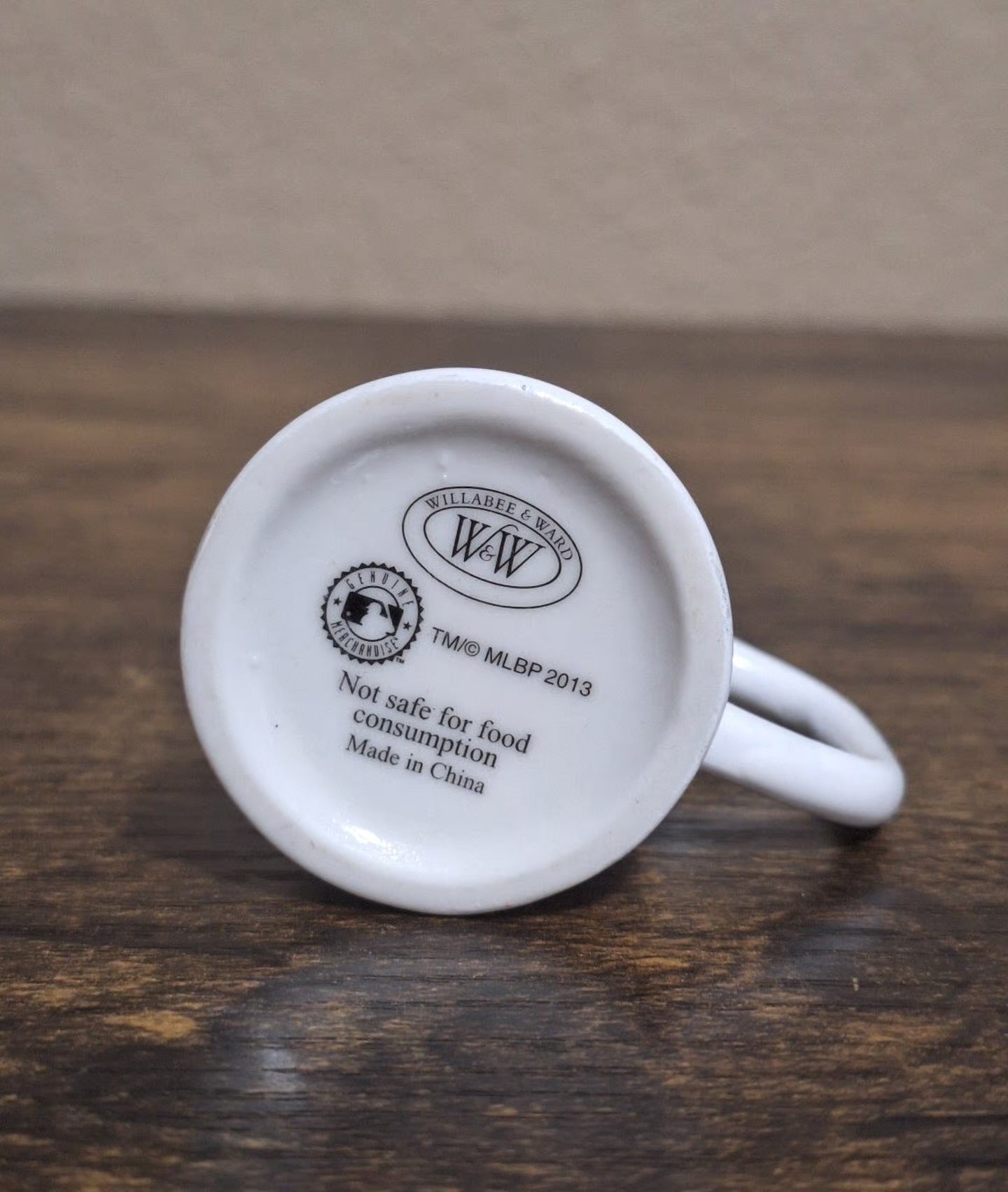 New York Yankees 1977 World Series Champions Decorative Miniature Mug.