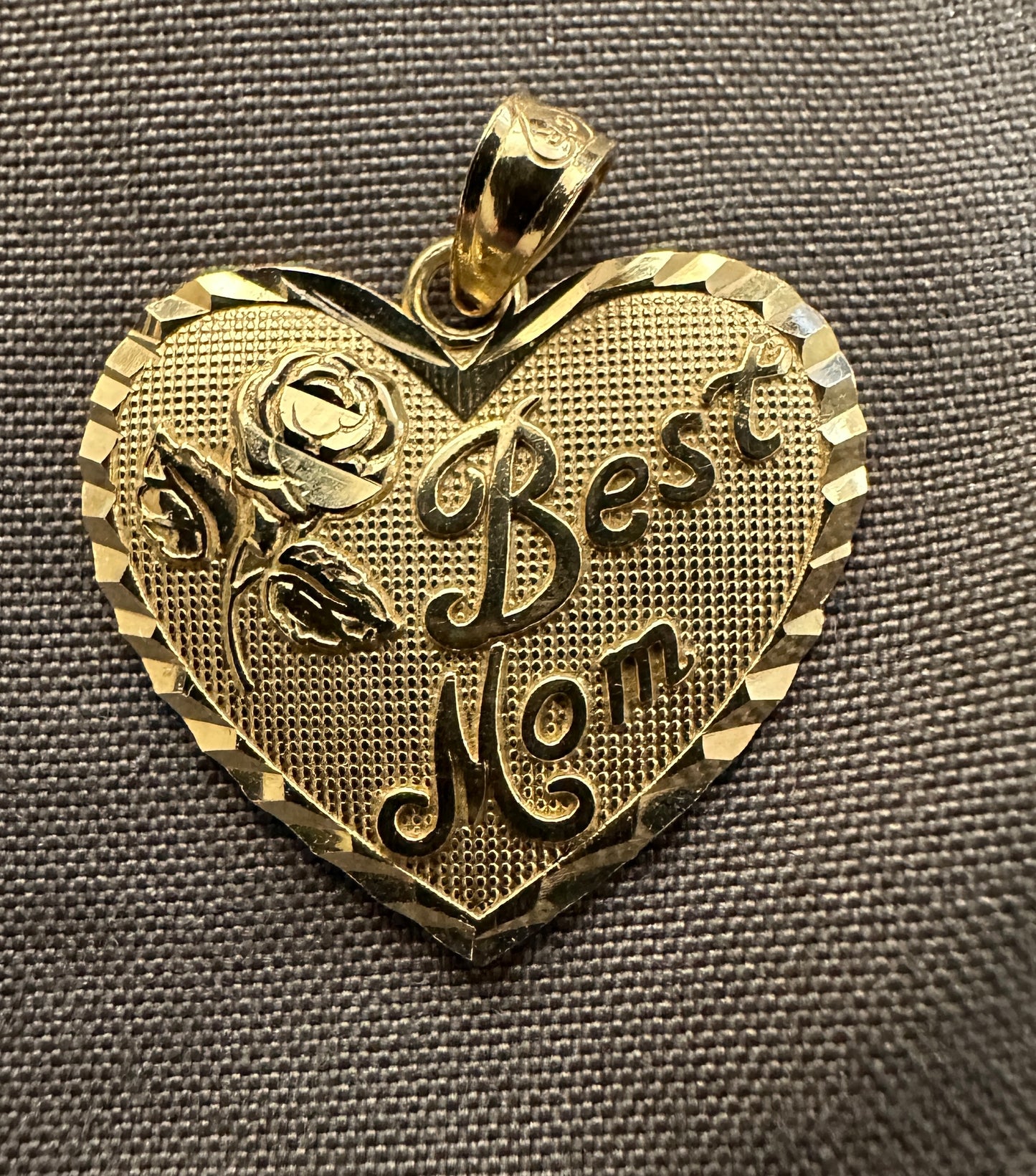 1990s 14k Solid Yellow Gold Best Mom Heart Pendant Charm