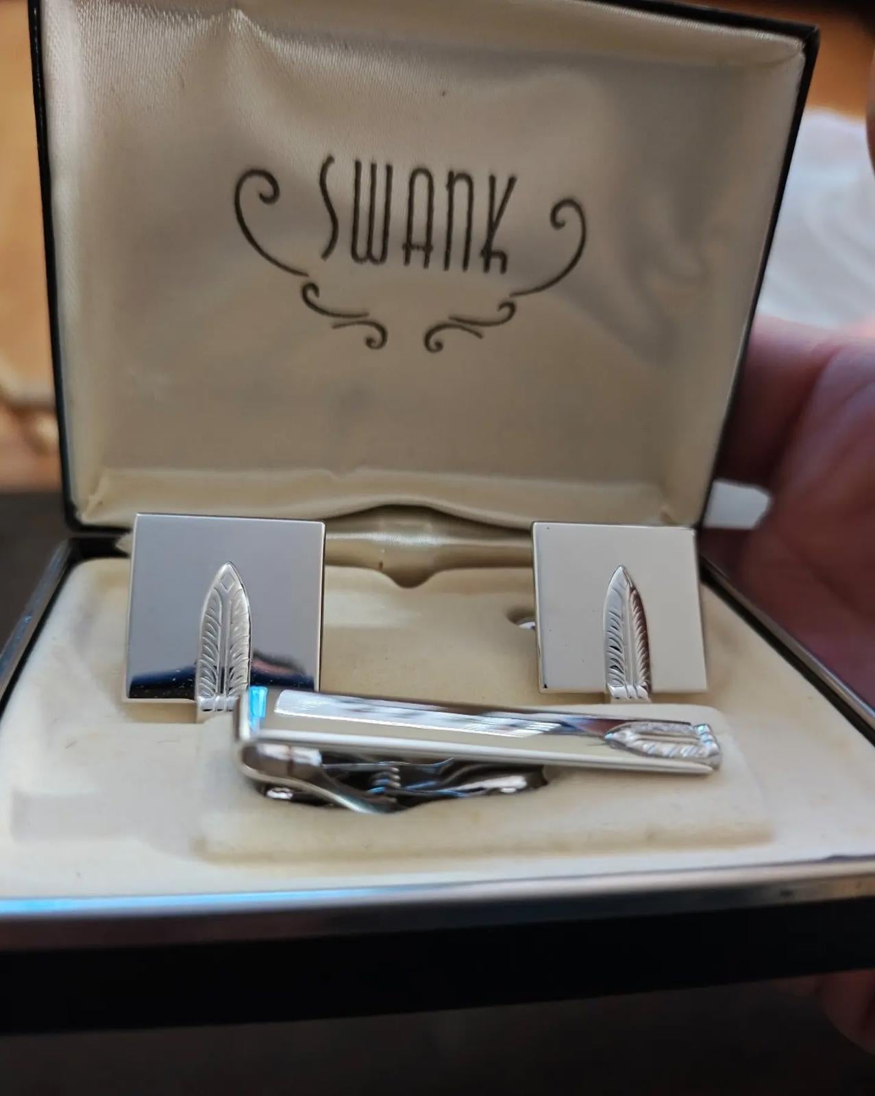 1960/70’s Swank Feather Motif Silver-tone metal cufflinks and tie bar set