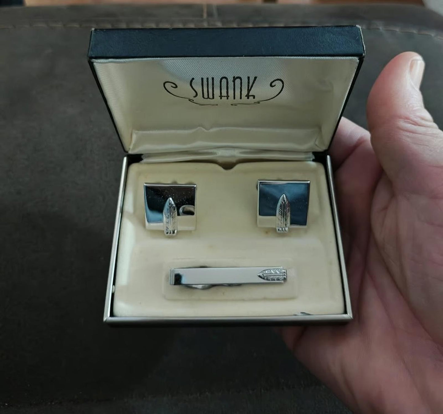 1960/70’s Swank Feather Motif Silver-tone metal cufflinks and tie bar set