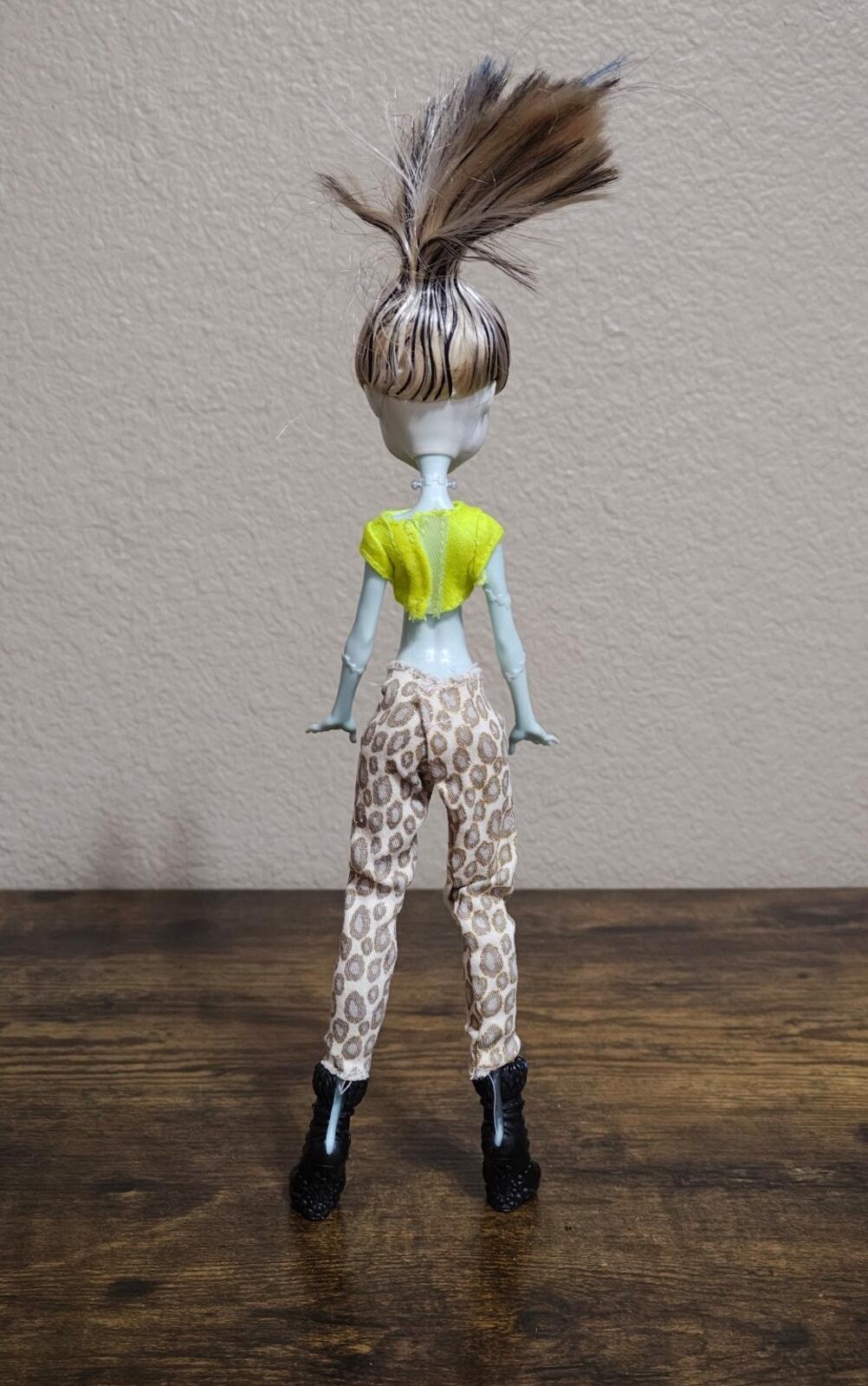 2008 Monster High Frankie Stein Doll With Green Top & Leopard Pants