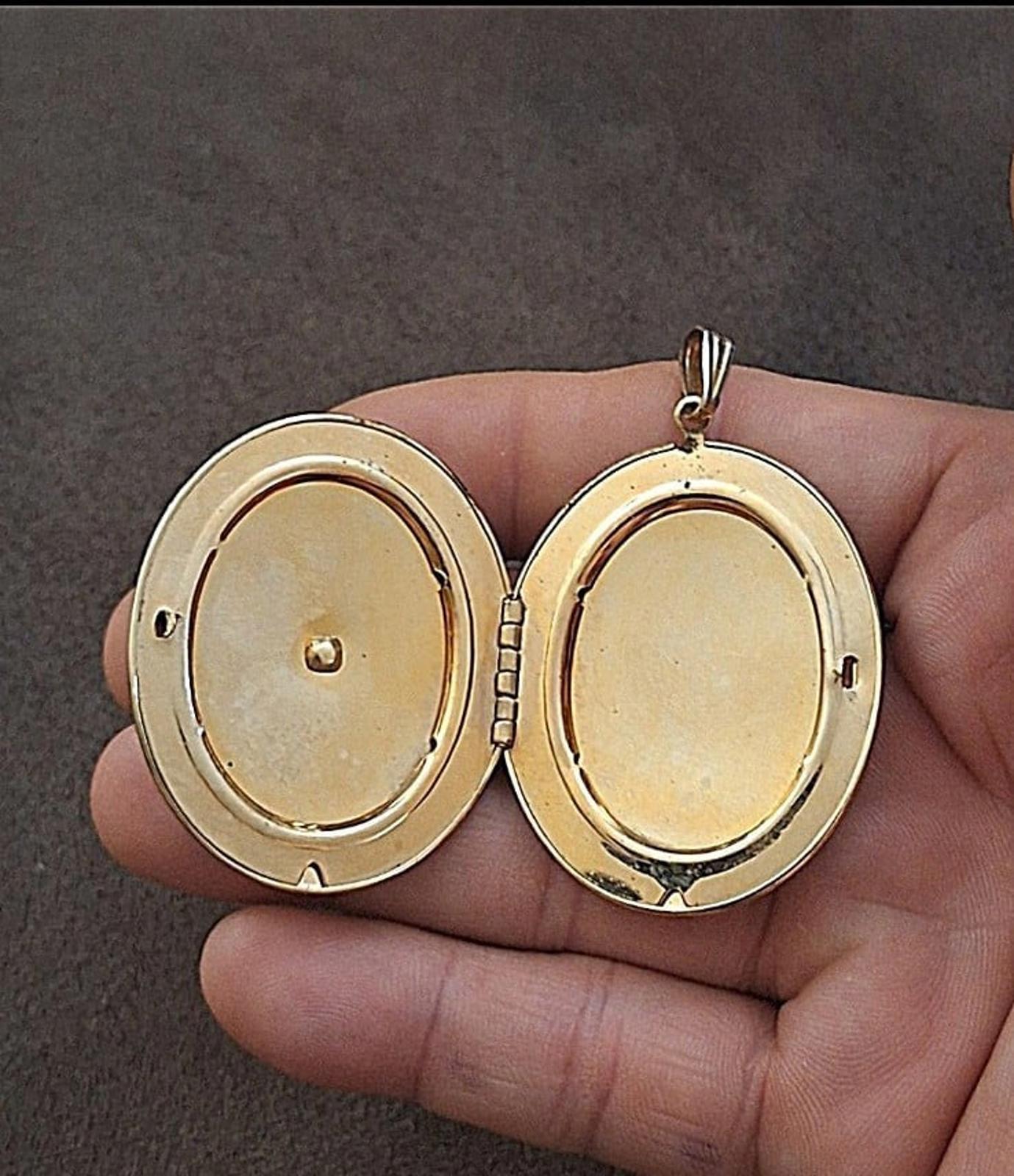 1980s Large Gold Tone Filigree Oval Locket Pendant