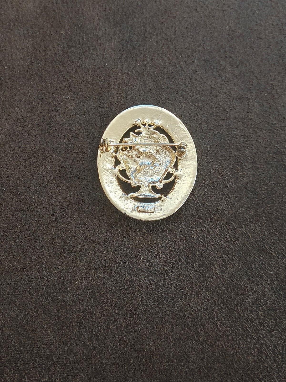 1990s AJC Signed Gold Tone Fruit Basket Cornucopia Brooch Pin