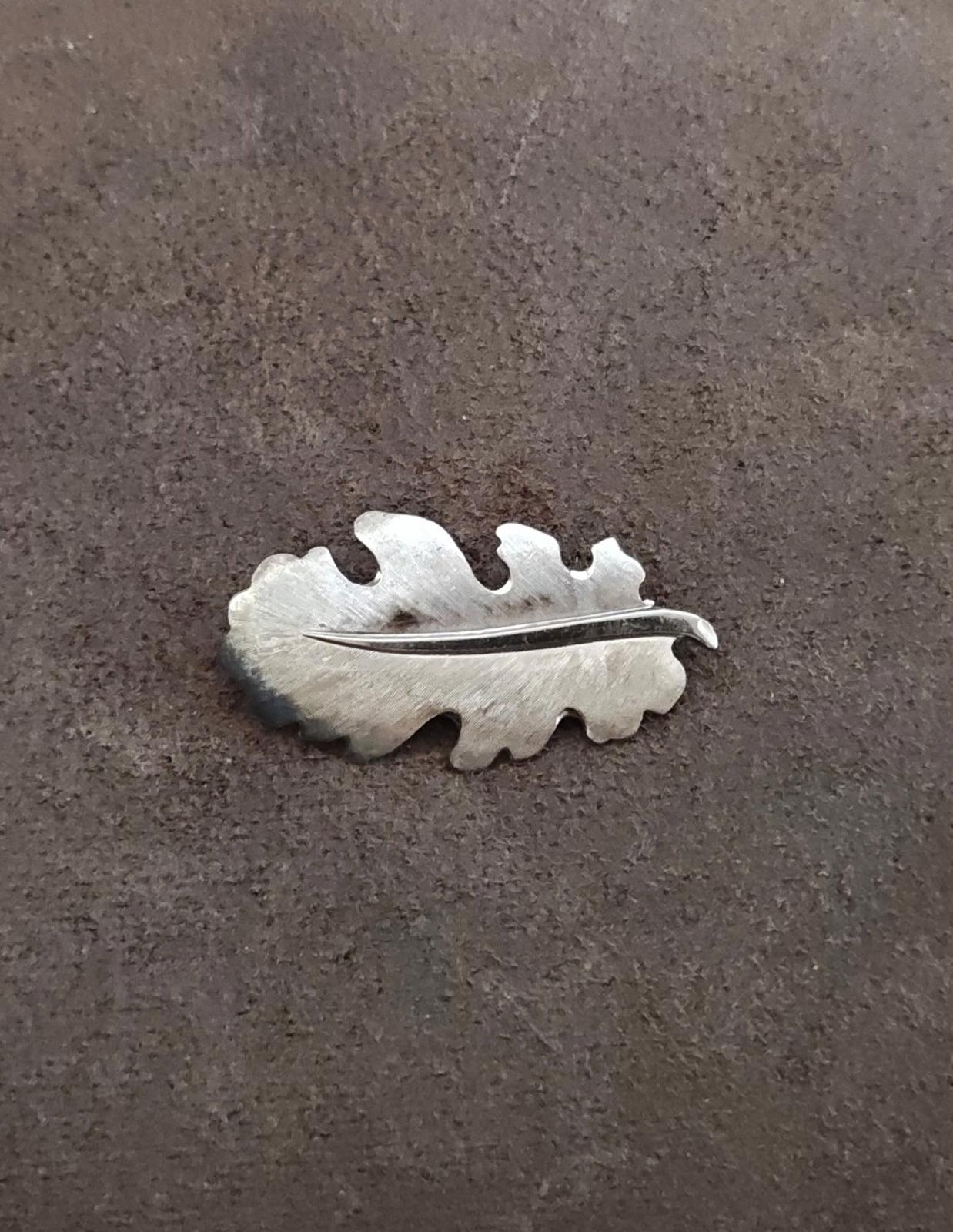 1970s Silver Tone Textured Leaf Brooch