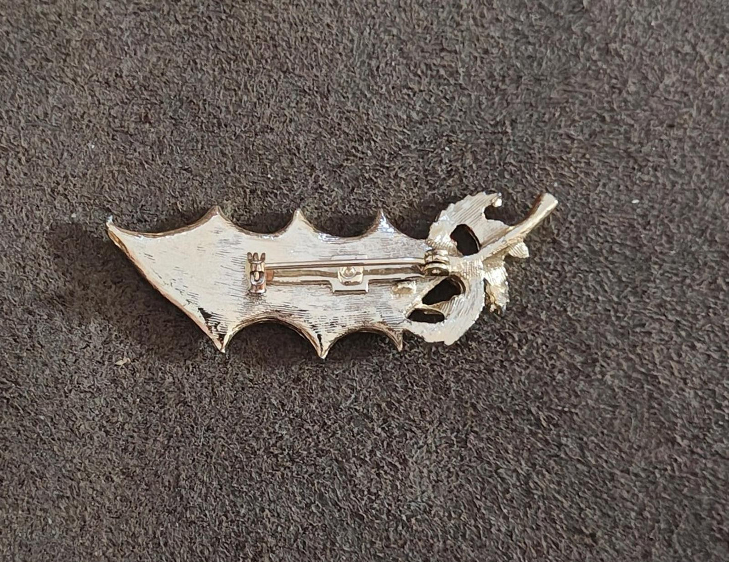 1970s Vintage Christmas Holly Gold Tone Enamel Brooch Pin